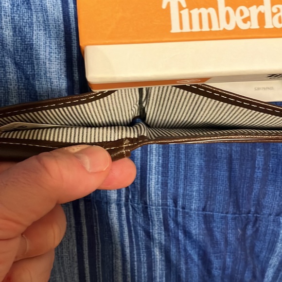 Timberland Men's Genuine Leather Bifold Passcase Wallet Brown - Picture 6 of 8